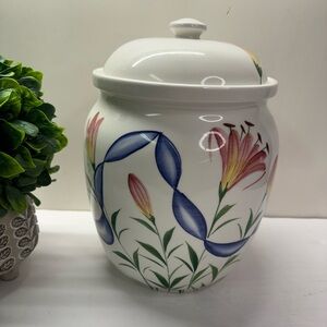 VINTAGE 1960-1970'S SPRINGTIME FLORAL CERAMIC JAR SEALED LID MADE IN ITALY
